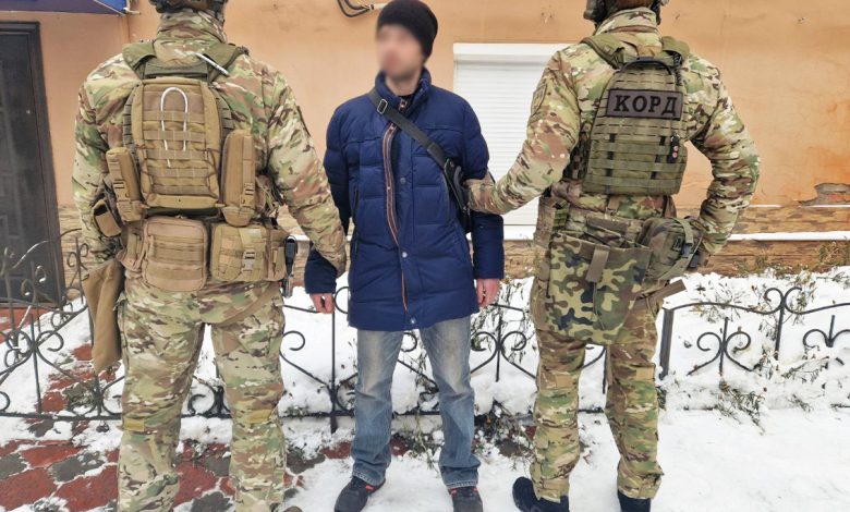 Чернігівські поліцейські затримали наркодилера (Фото)