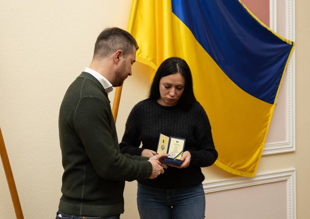 Добровольцям із числа поліцейських та ветеранів МВС України вручили відзнаку «За оборону Чернігова»