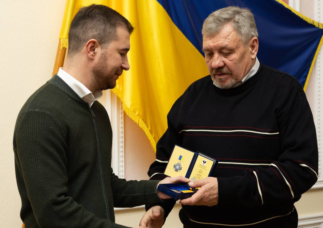Добровольцям із числа поліцейських та ветеранів МВС України вручили відзнаку «За оборону Чернігова»