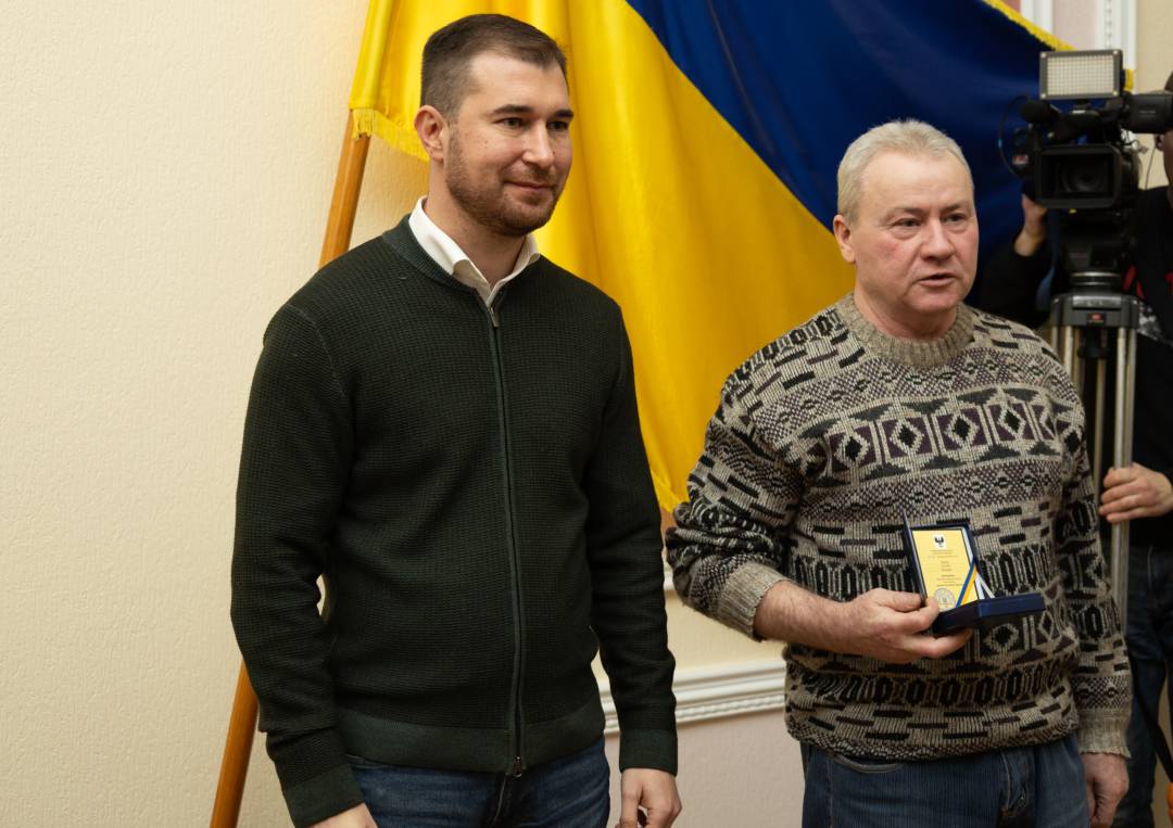 Добровольцям із числа поліцейських та ветеранів МВС України вручили відзнаку «За оборону Чернігова»