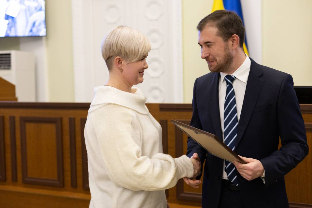 Олександр Ломако привітав зі святом працівників місцевого самоврядування та вручив відзнаки