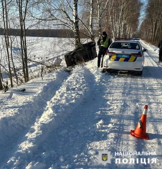 Поліція розслідує обставини смертельної ДТП у Корюківському районі