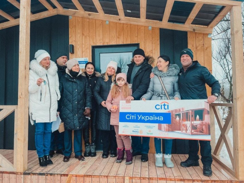 Різдвяний подарунок: десять родин із Чернігівщини отримали модульні будиночки
