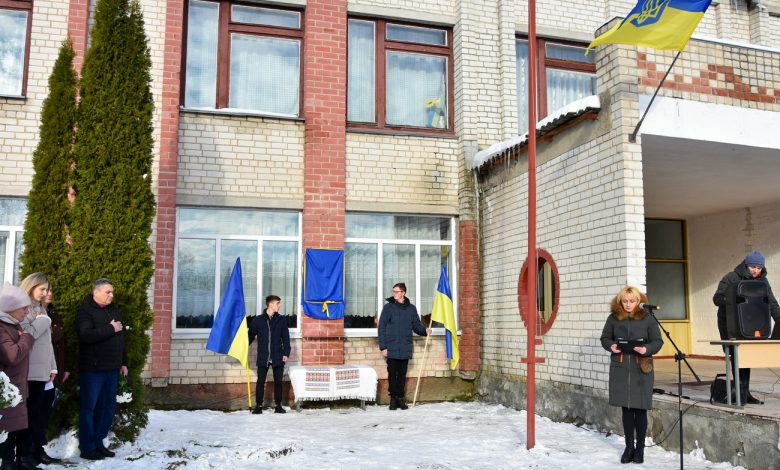 У громаді на Чернігівщині встановили пам’ятні дошки загиблим воїнам (Фото)