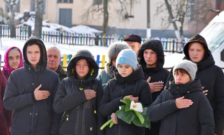 У громаді на Чернігівщині встановили пам’ятні дошки загиблим воїнам (Фото)