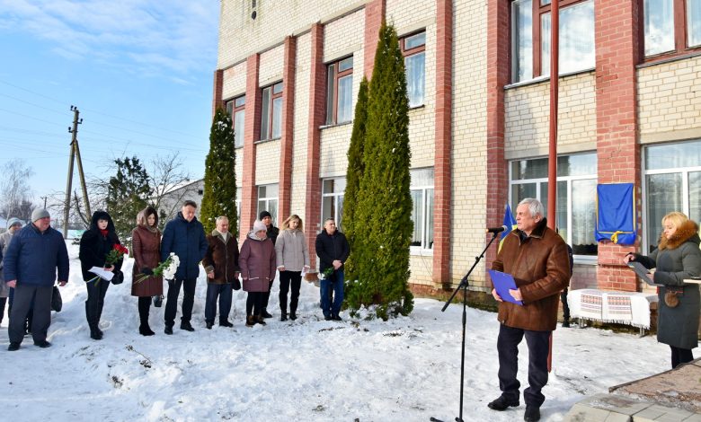 У громаді на Чернігівщині встановили пам’ятні дошки загиблим воїнам (Фото)