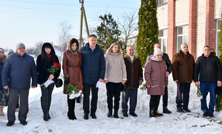 У громаді на Чернігівщині встановили пам’ятні дошки загиблим воїнам (Фото)