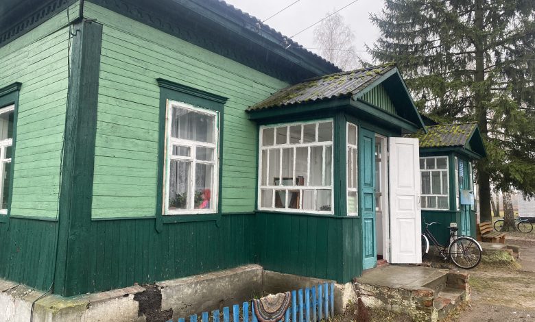 У селі на Чернігівщині встановили «Скриньку добра» і збирають подарунки військовим до Різдва