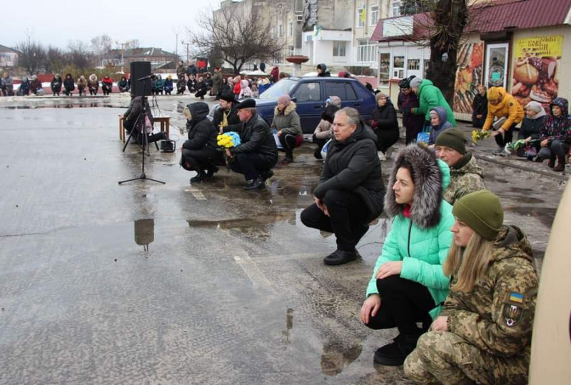 У Сновську попрощалися із захисницею