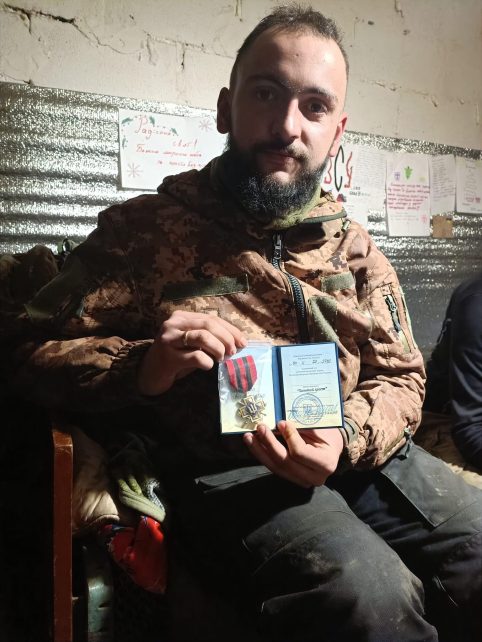 Військовому з Чернігівщини вручили нагороду від Залужного