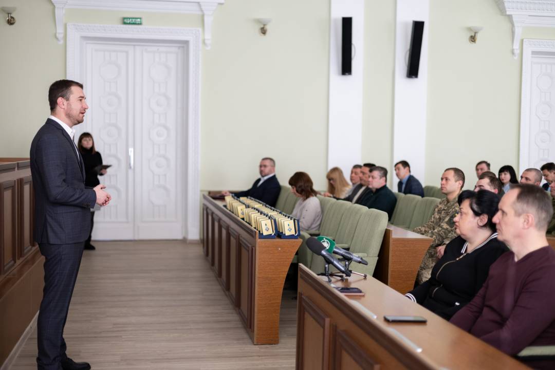 Волонтерів та волонтерок нагородили почесною відзнакою «За оборону Чернігова»