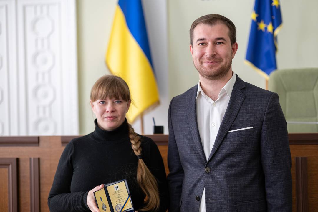 Волонтерів та волонтерок нагородили почесною відзнакою «За оборону Чернігова»