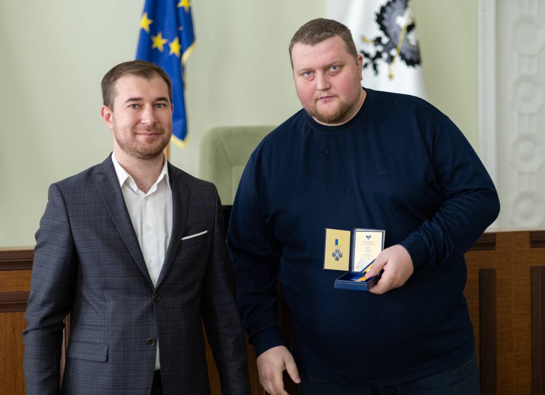 Волонтерів та волонтерок нагородили почесною відзнакою «За оборону Чернігова»