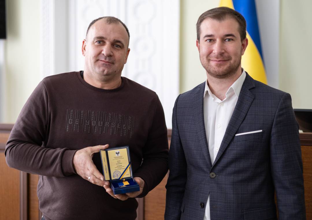 Волонтерів та волонтерок нагородили почесною відзнакою «За оборону Чернігова»