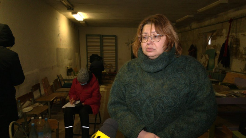 Від меблів до цвяхів: у підвалі школи в Ягідному співробітники Чернігівського історичного музею фіксують артефакти