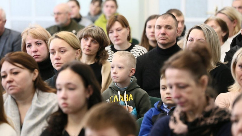 У Чернігові орденами та медаллю нагородили трьох військових та передали державні нагороди родинам загиблих