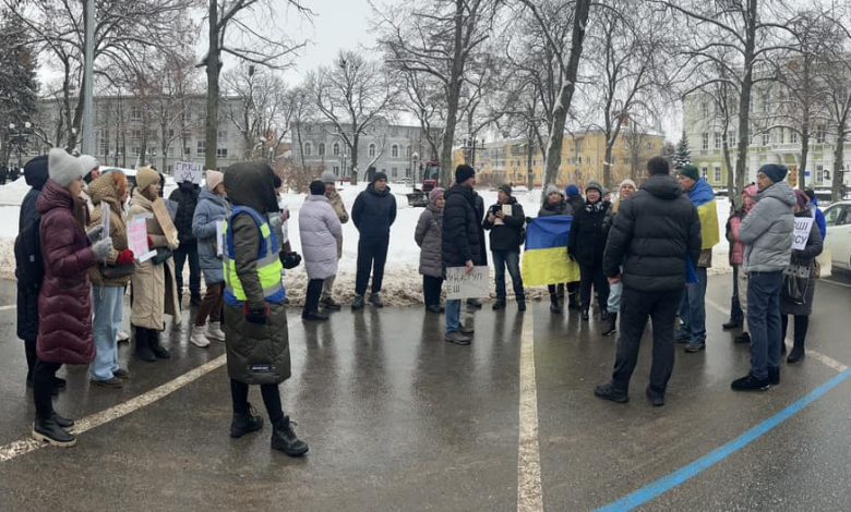 «1 мільярд гривень на ЗСУ»: чернігівські активісти вимагають у міськради додаткового фінансування для захисників
