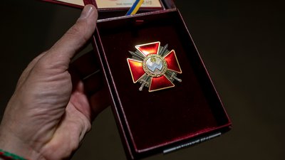 Зеленський посмертно відзначив державними нагородами 15 солдатів та сержантів Чернігівського прикордонного загону