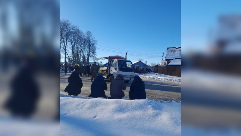 На Чернігівщині попрощалися з солдатом Максимом Кисловим, що загинув на Донеччині