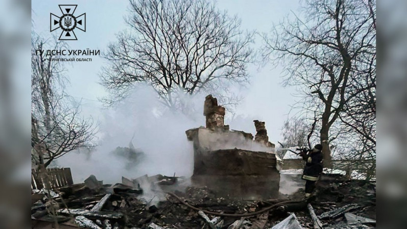 Загинули двоє людей: на Чернігівщині згорів житловий будинок