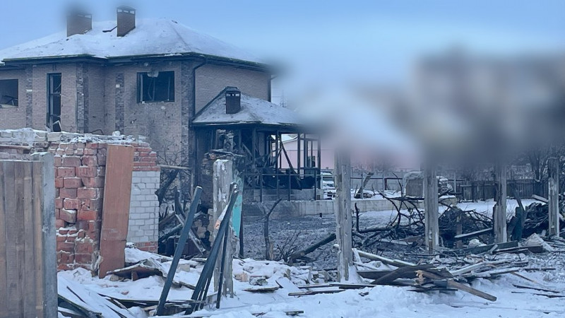 Загинув собака і майже зруйнована будівля: у Чернігові поліція документує наслідки ракетної атаки росіян