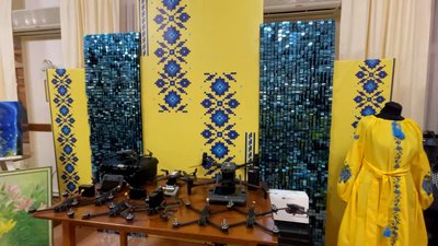 У Прилуках під час благодійного аукціону зібрали понад 370 тисяч гривень на 20 ударних дронів для військових