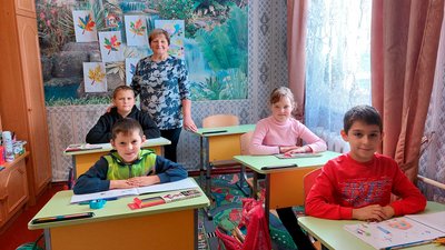 "Чому я досі тут": історія про школу на прикордонні Чернігівщини, яку розмістили у вчительській хаті
