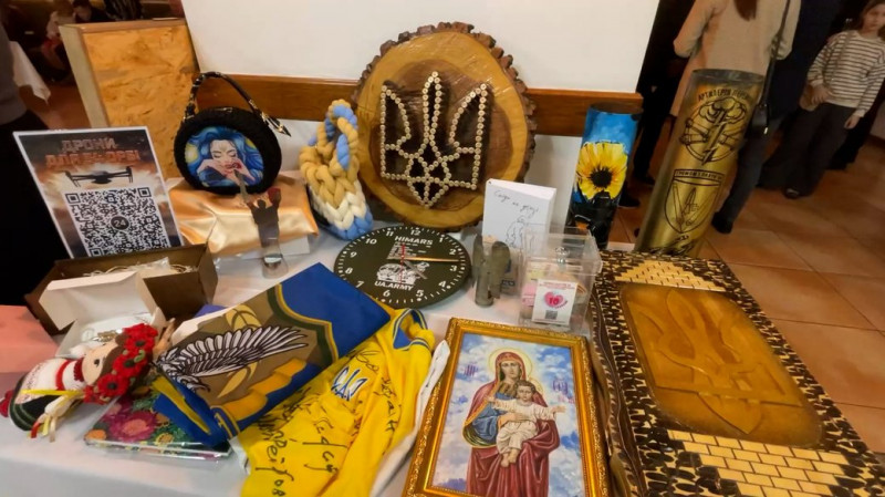 У Прилуках під час благодійного аукціону зібрали понад 370 тисяч гривень на 20 ударних дронів для військових
