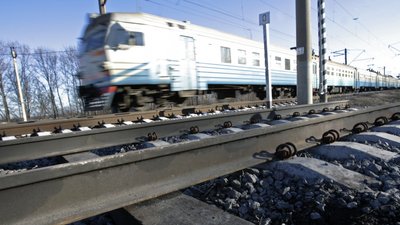 На Чернігівщині електричка на смерть збила чоловіка