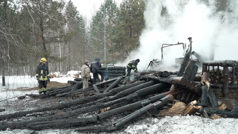 "Це була база відпочинку для своїх людей": наглядач розповів про згорілий будинок Ігоря Мазепи