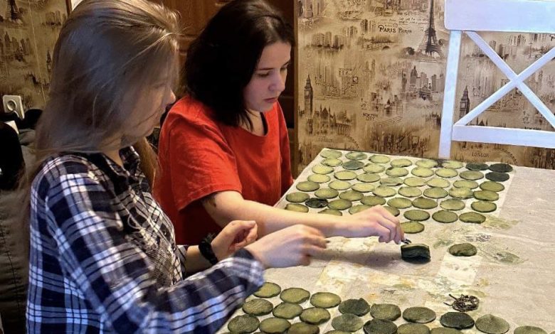 Чернігівські волонтери потребують термінової допомоги: потрібні парафін і кошти