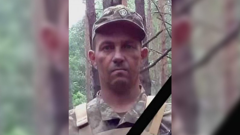 На Чернігівщині поховали Миколу Кузьменка, Володимира Карнюціна та Романа Нагача, які загинули на фронті