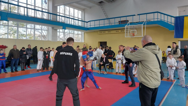 "Чому я досі тут": історія боксерського гуртка у найпівнічнішому райцентрі України на прикордонні Чернігівщини