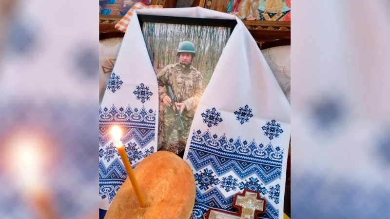 На Чернігівщині поховали трьох солдат, які загинули на фронті