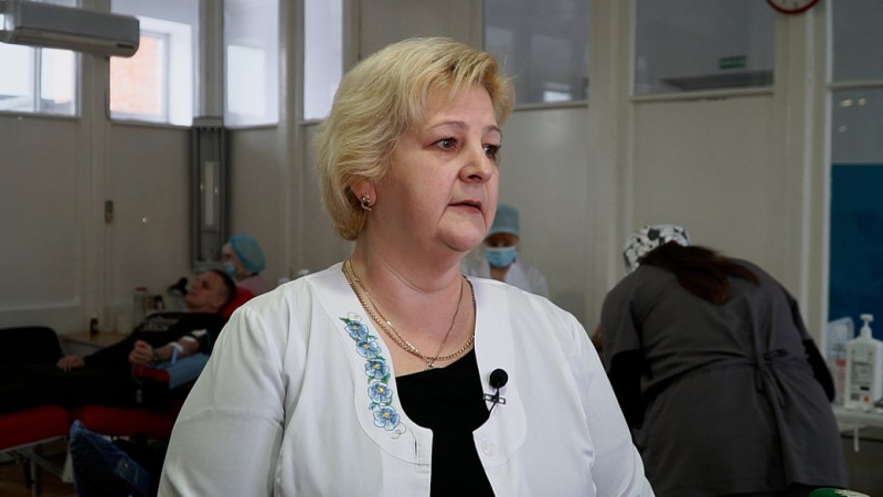 Хтось вперше, хтось – на постійній основі: у Чернігові військові здали кров для побратимів