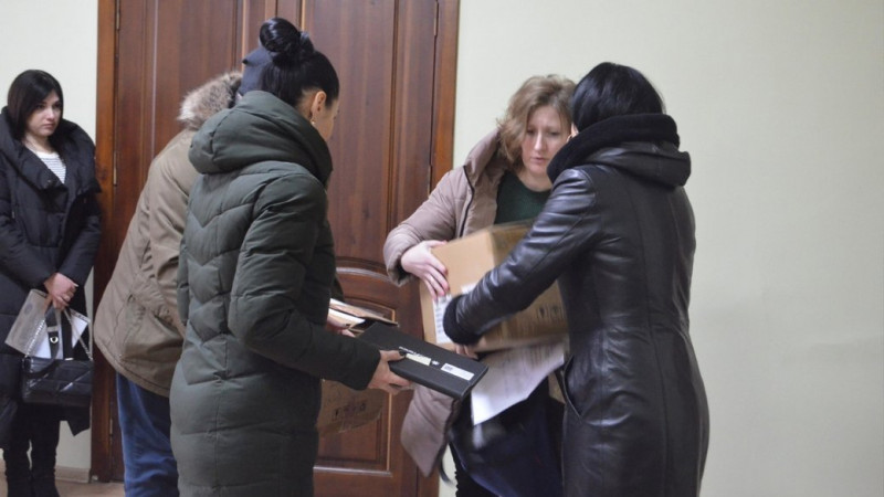 Майже 5 тисяч планшетів із Франції відправляють у 43 громади Чернігівщини: хто і як буде ними користуватися