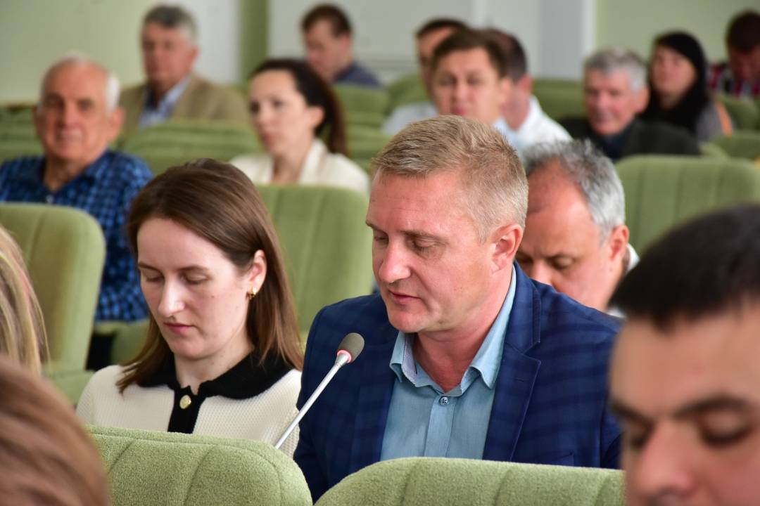 Як депутати та депутатки Чернігівської міської ради відвідували сесії та комісії у 2023 році