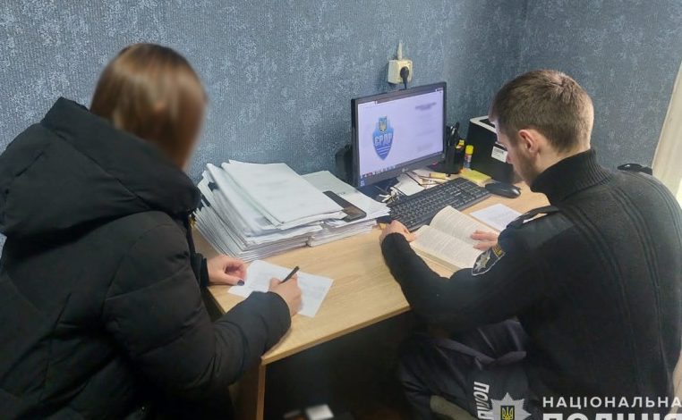 На Чернігівщині поштарка привласнила кошти пенсіонерів за комунальні послуги