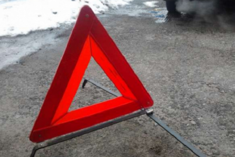 Неподалік Чернігова автівка з’їхала в кювет: є постраждалі