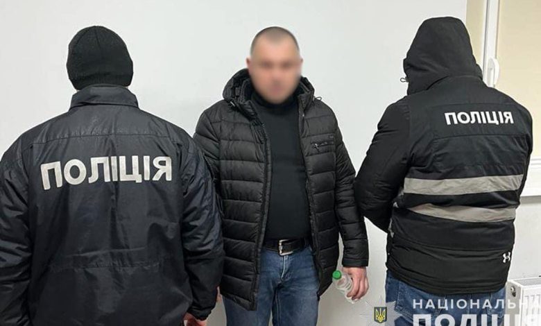 Погрожував сокирою: у Ніжині затримали зловмисника
