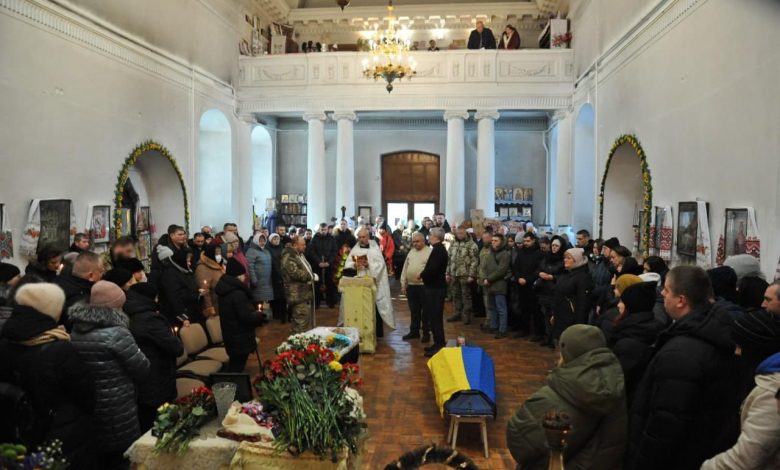 У Ніжині провели Захисника в останню путь