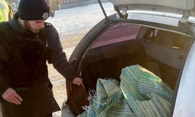 У Прилуках у нетверезого водія знайшли зброю, набої та наркотики (Фото)