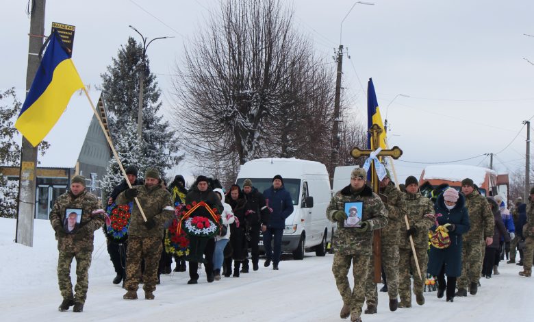 У Сновську похоронну процесію з загиблим воїном не пустили до каплички, в якій править священник УПЦ