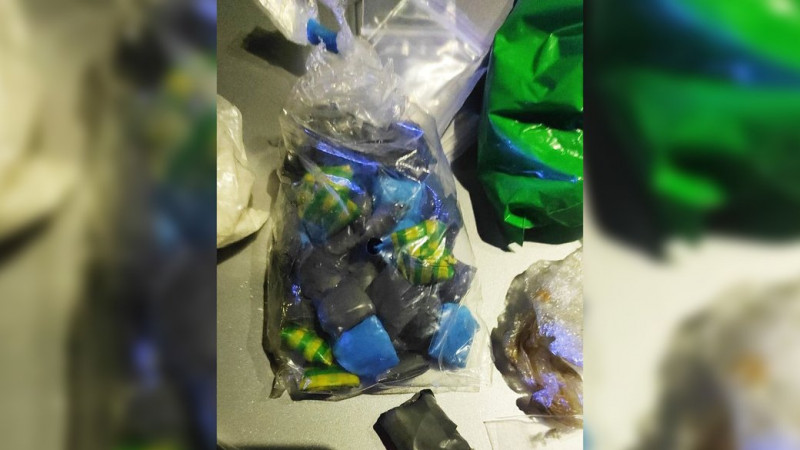 Знайшли згортки та переписку: у Прилуках на Чернігівщині затримали жителя Сумщини, якого підозрюють у збуті наркотиків