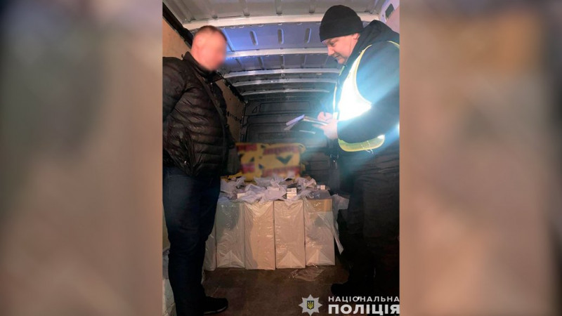 Поліція в Чернігові вилучила п'ять тисяч пачок контрафактних цигарок на понад 250 тисяч гривень