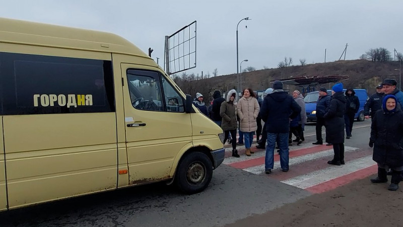 У "Чернігівводоканалі" відреагували на протести людей, які перекрили дорогу і вимагали заключити з ними договори