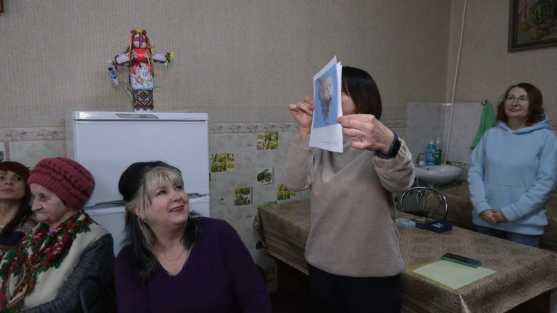 "Я згадала свою хату і як за нею скучила": у Семенівці на Чернігівщині з соцпрацівниками працювала бригада волонтерів