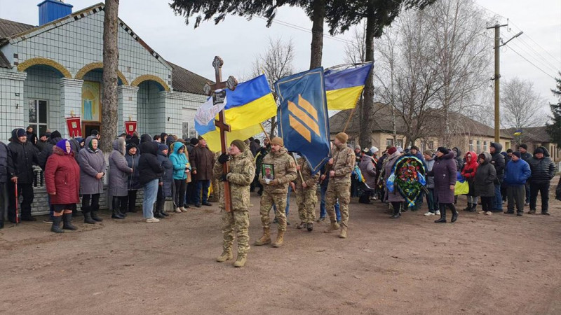 На Чернігівщині попрощалися із шістьма військовослужбовцями ЗСУ, які захищали Україну