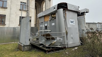 Туалет у Чернігові, який не відкривали місяцями, а Атрошенко сварив за це підлеглих, хочуть відбудувати за 1,5 млн грн