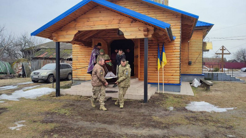 На Чернігівщині попрощалися із шістьма військовослужбовцями ЗСУ, які захищали Україну